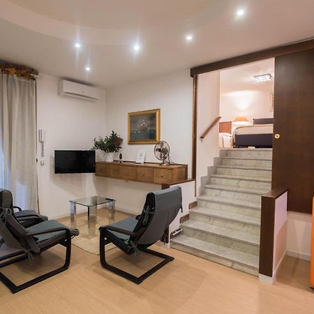 La Residenza Napoli Chiaia Short Let Apartment Superior Via Chiaia 82 외부 사진