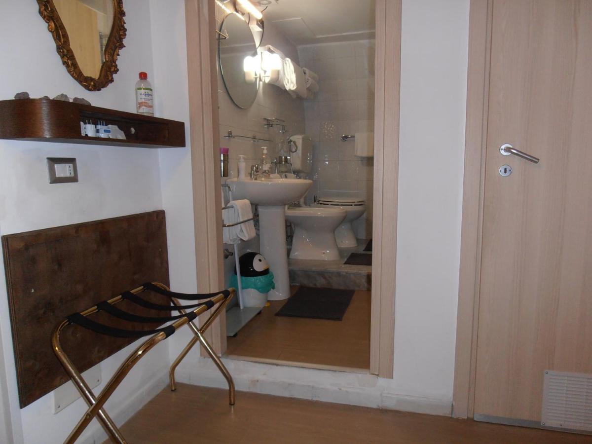 La Residenza Napoli Chiaia Short Let Apartment Superior Via Chiaia 82 외부 사진