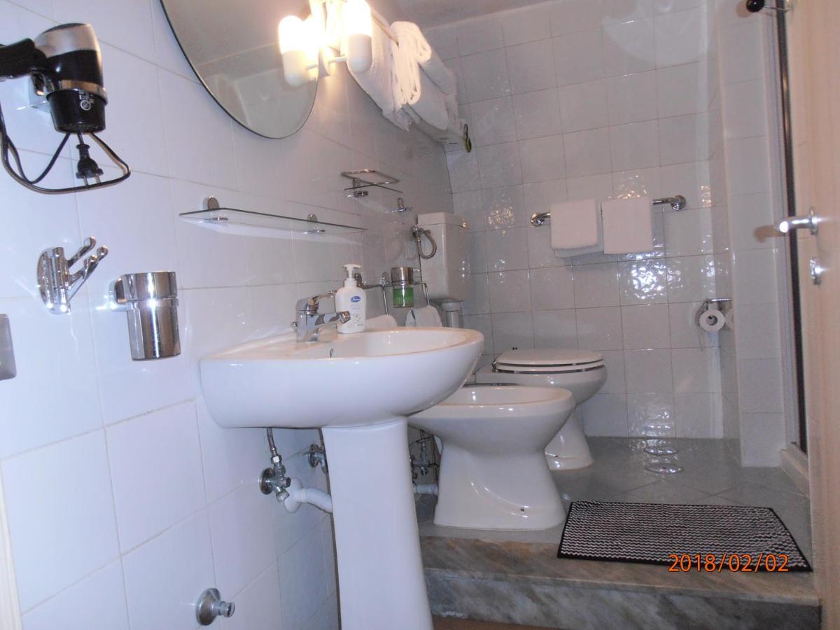 La Residenza Napoli Chiaia Short Let Apartment Superior Via Chiaia 82 외부 사진