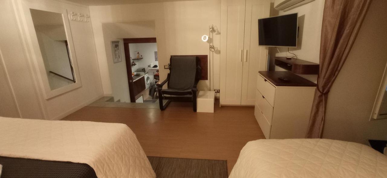 La Residenza Napoli Chiaia Short Let Apartment Superior Via Chiaia 82 외부 사진